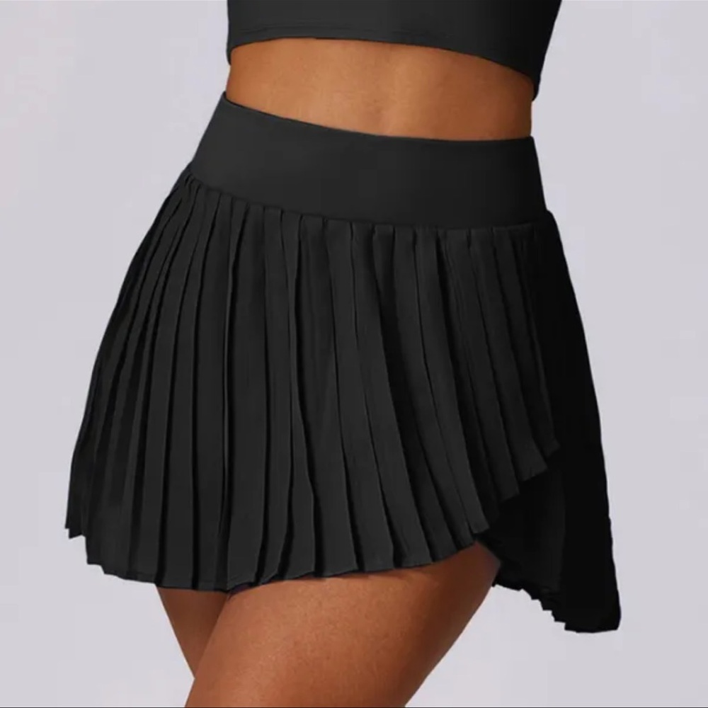 ALO Yoga Black Pleated Skirt
